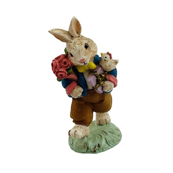 Cottontail Lane Courting Bunny Figurine Resin Candy Box Rose Bouquet Easter - Picture 1 of 5